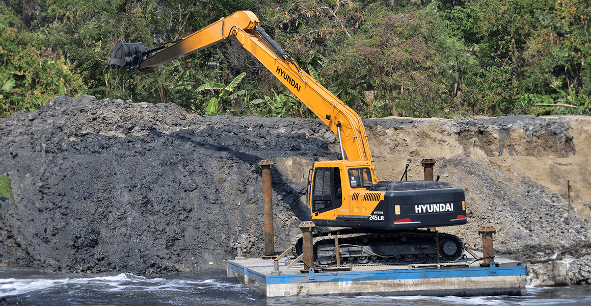 Hire Long Boom Excavator on Rent in India | Baramati Earthmovers