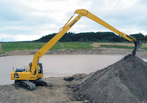 30 Meter Long Boom Excavator on Rent By Baramati Earthmovers