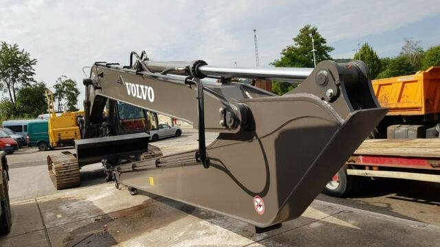 Volvo 950 Long Boom Excavator on Rent